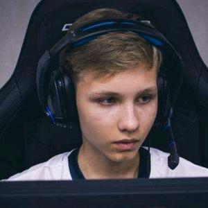 年轻前锋 年轻前锋